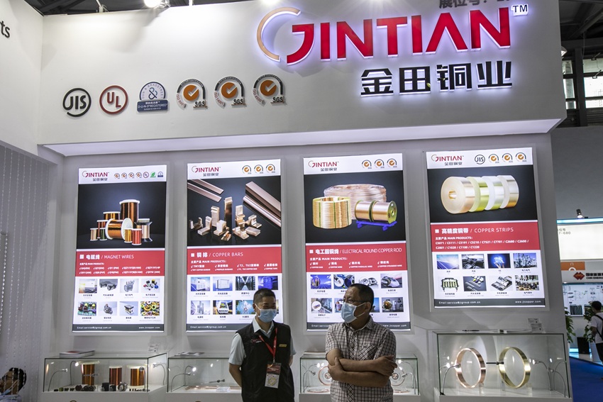 ɷͭϡ˫ӯ37   ¥ǿ34ԪȨŮƽ